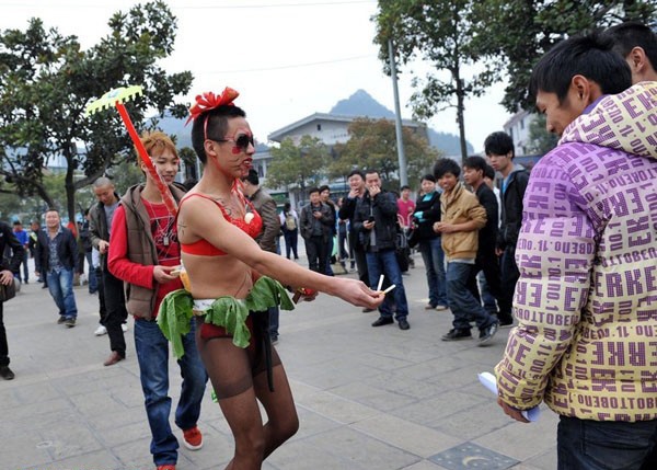 �����������ɱ�����˿��ͺ����¿��ν�(��ͼ)